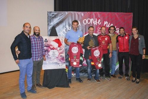 Caparrós en la presentación de la San Silvestre El Rocío