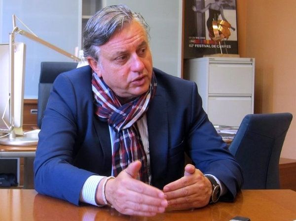 El director del Iberoamericano, 'convencido' de que seguirá hasta 2017, aboga por 'una despolitización del festival'