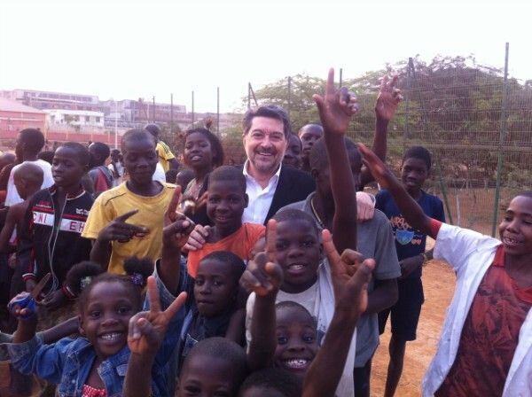 Javier Barrero participa en una visita a Angola junto a José Bono
