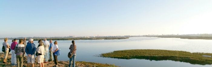 Más de un centenar de turistas escandinavos conocen Lepe e Isla Cristina