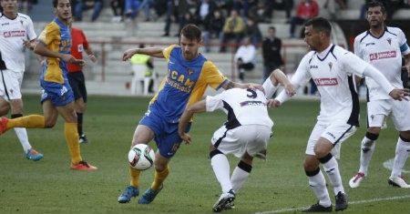 Un soberbio Chaco congela al UCAM Murcia y rescata un punto para el San Roque (2-2)