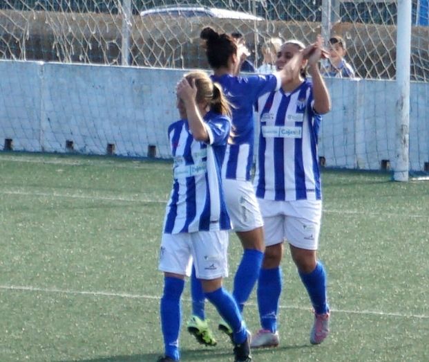El Cajasol Sporting exhibe sus copas y espera que sean talismán contra el Albacete