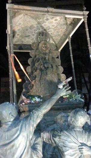 El runrún: ¿Un pistolero a los pies de la Blanca Paloma?