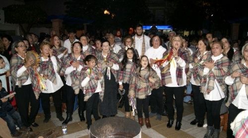 Nieve, música y belenes en la Plaza de las Flores de Isla Cristina