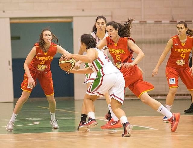 Otros siete puntos de Alba Prieto en el segundo triunfo de España ante Portugal (58-53)