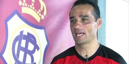 Oltra: 'En el Recre había jugadores que venían llorando a pedirme 50 euros para pagar lo urgente'