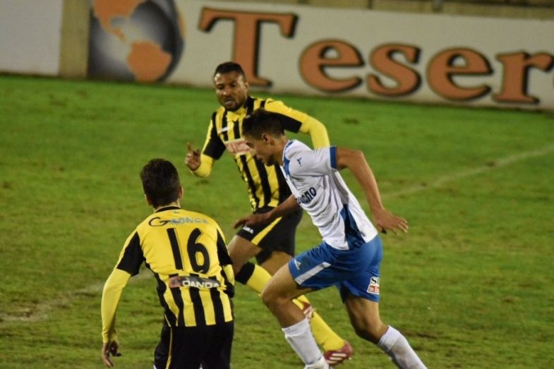 Debut de Ekedo en el primer equipo aurinegro