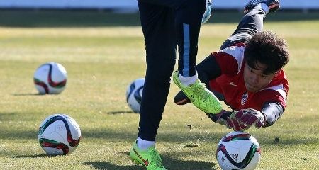 El portero Chen Zhao se va al Marchamalo, Óscar Díaz al Mallorca y Sergi Enrich amplía contrato con el Éibar