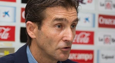 Toledano: 'El jugador que quiere salir tiene un problema familiar fuera de España'