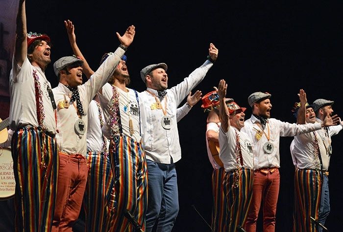 Seis comparsas y seis chirigotas pasan a la semifinal del concurso del Carnaval de la Luz de Punta