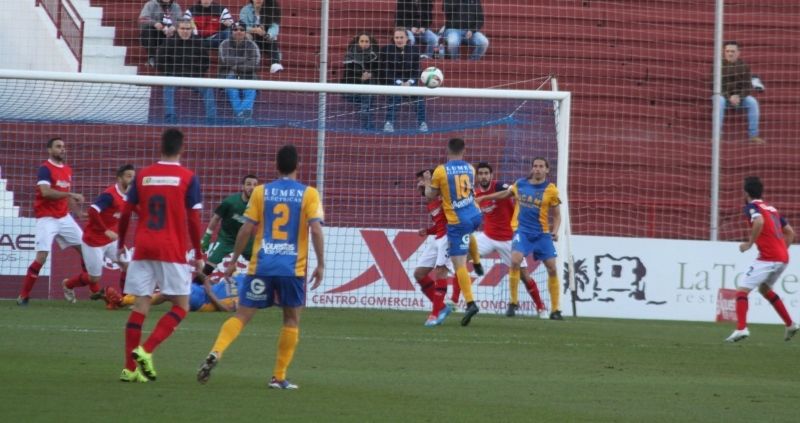 Todo al traste por un error (1-0)