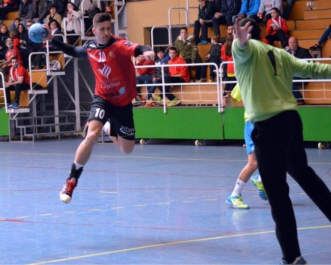 El PAN Moguer se va de vacío de Córdoba tras un gran duelo con el líder (24-20)