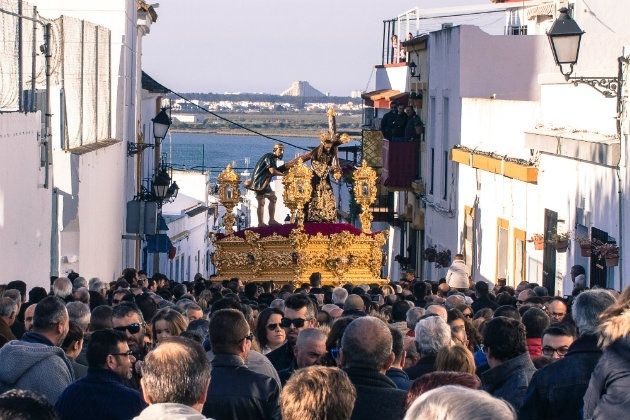 Norberto Javier pregona con brillantez la Semana Santa de Ayamonte