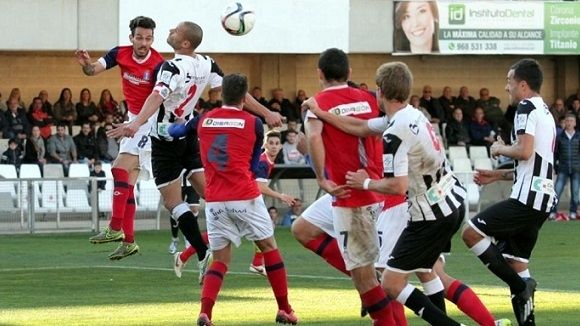 A mil años luz del gol (1-0)