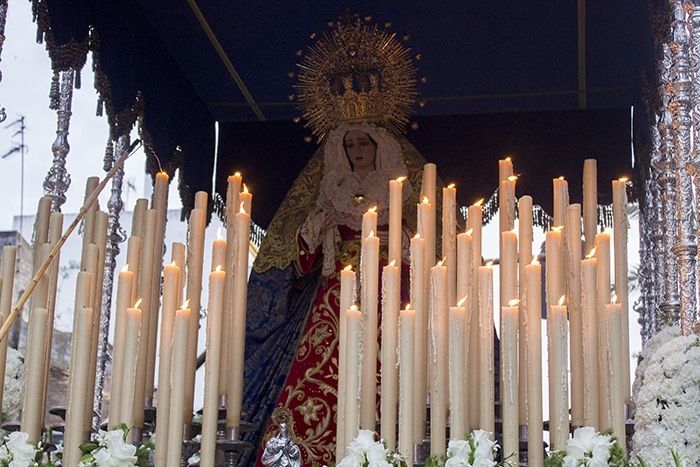 La Virgen de los Dolores, valiente, estrena la Semana Santa
