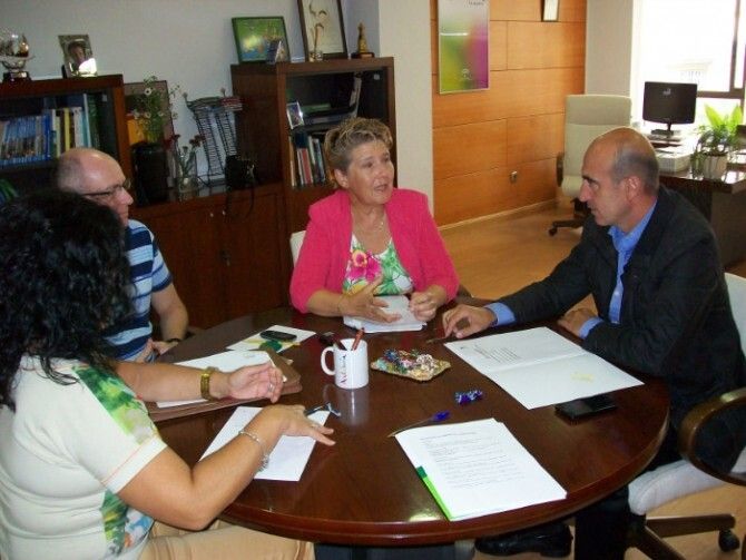Ceca Huelva busca que la Junta reconozca los Centros Comerciales Abiertos de Ayamonte y Punta