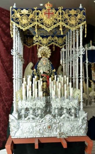 Quince pasos de la Semana Santa de Ayamonte en miniatura