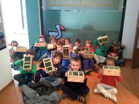 Los niños disfrutan de la Escuela de Exploradores del Centro de Visitantes de Marismas del Odiel
