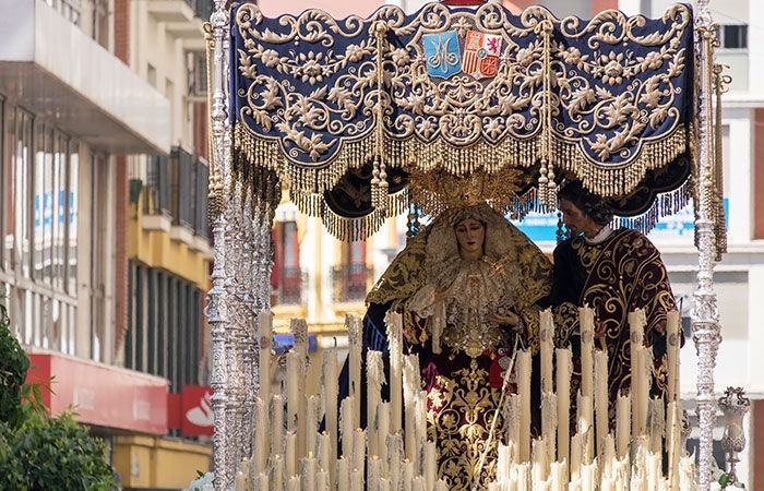 La presencia que acaricia la devoción