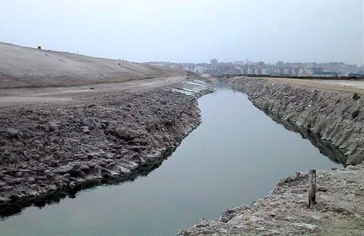 Facua critica 'el cierre en falso' que el Gobierno avala para las balsas de fosfoyesos