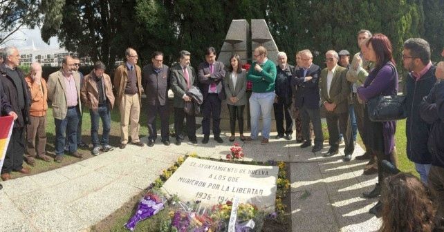 El PSOE recuerda en el Día de la República a 'los que dieron la vida por defender sus ideas democráticas'
