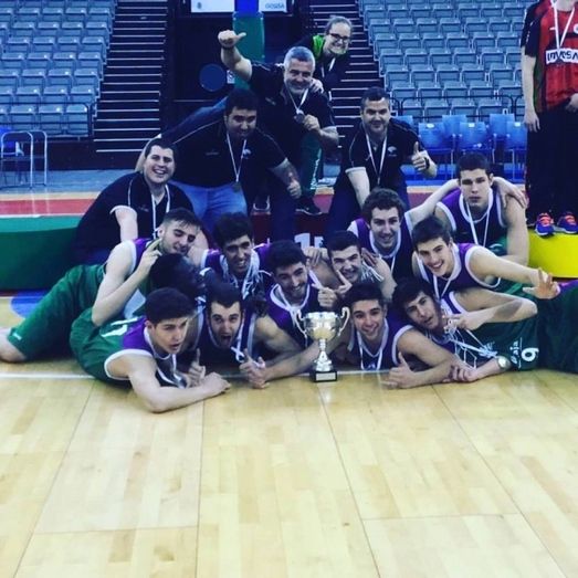 Manu Vázquez, campeón de Andalucía junior con Unicaja (93-70)