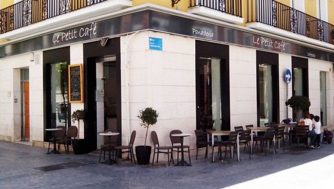 Exposición fotográfica en Le Petit Café a beneficio de Cienciaterapia
