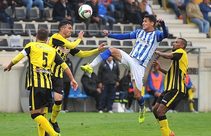 El San Roque se despide luchando ante un Decano que elude el descenso directo (1-1)