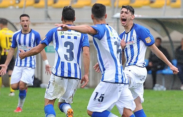 El San Roque se despide luchando ante un Decano que elude el descenso directo (1-1)