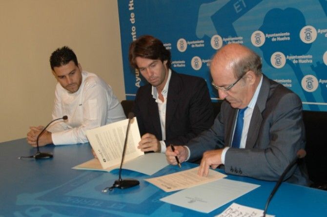 El Ayuntamiento y los empresarios hosteleros se comprometen a ofertar un paquete turístico gastronómico
