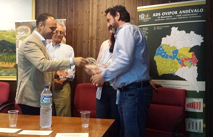La Junta apunta a la modernización y relevo generacional como 'mejor garantía de futuro' para el sector ganadero