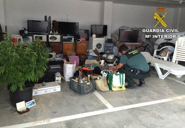 La Guardia Civil detiene a 5 personas y esclarece 93 robos cometidos en Matalascañas