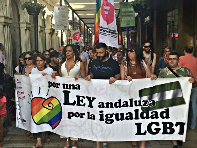'Huelva por la Igualdad' reivindica los derechos del colectivo de Lesbianas, Gays, Bisexuales y Transexuales