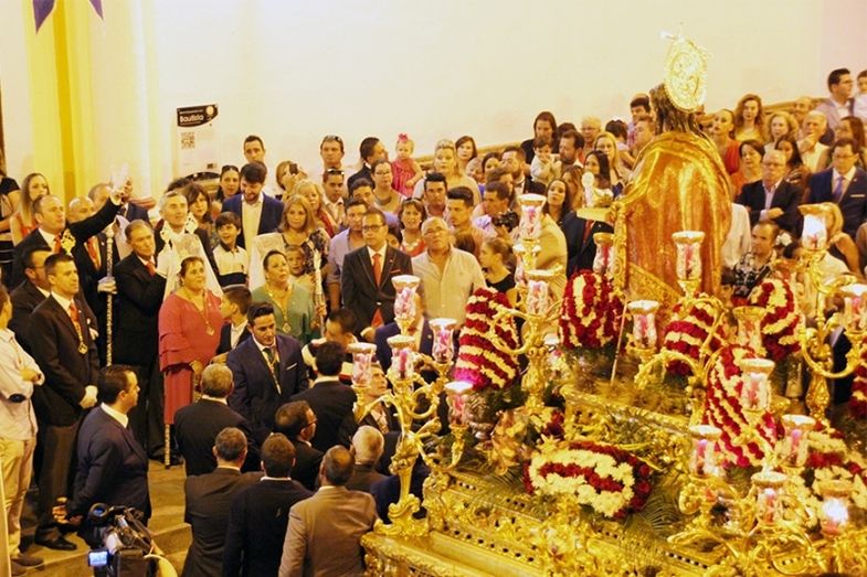La procesión de San Juan Bautista cierra una de las fiestas patronales más concurridas de los últimos años