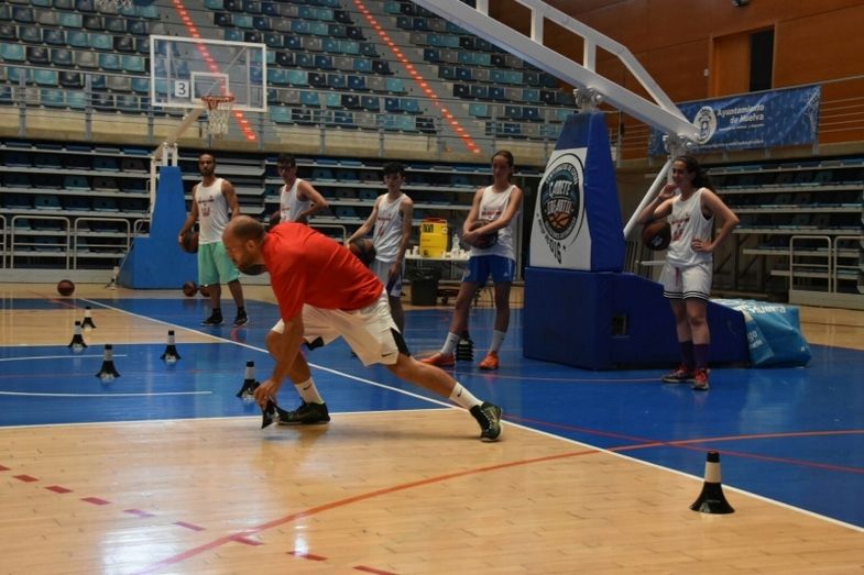Andrew Moran enseña trucos de estrella NBA en el Palacio