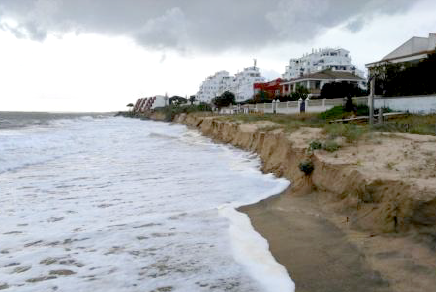 Ecologistas en Acción mantiene seis 'banderas negras' en las playas de la provincia