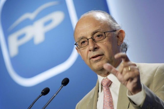 El alcalde compromete a Montoro en la retirada de los fosfoyesos