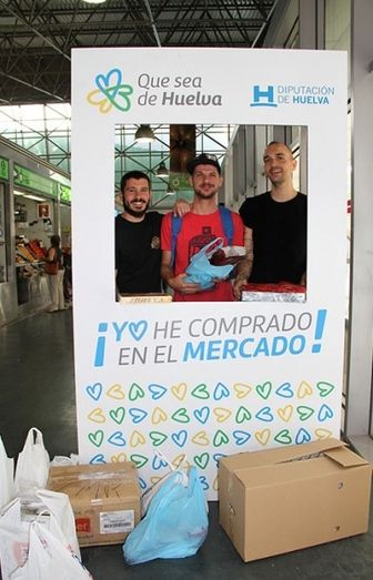 La campaña promocional 'Que sea de Huelva' recorrerá desde la próxima semana los mercados de la costa