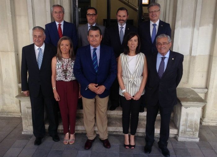 El delegado del Gobierno en Andalucía y los otros siete subdelegados provinciales despiden a Pérez Viguera