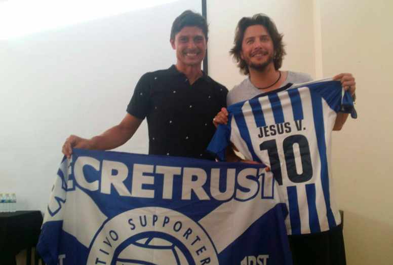 Manuel Carrasco vestirá la camiseta de Jesús Vázquez en su concierto en Huelva