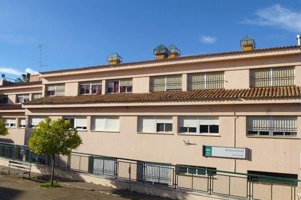 Educación invierte más de 155.000 euros en las obras de reforma de la Residencia Escolar de Valverde del Camino