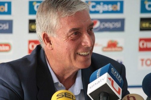 De la Corte: 'Los uruguayos vienen a hacer negocio y es muy lícito'