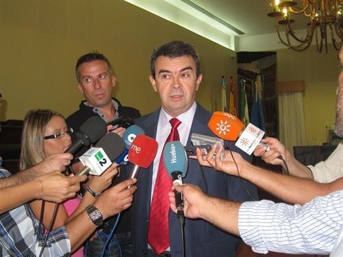 Acuerdo unánime del pleno de Diputación para rescindir el contrato del Hotel París en 2013