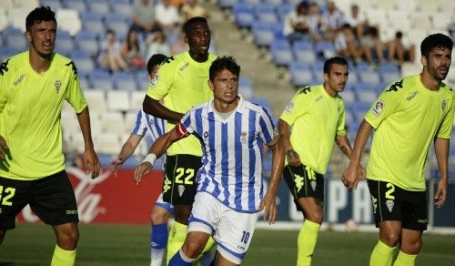 Manu Torres sorprende al Córdoba y Rubén detiene tres penaltis (1-0)