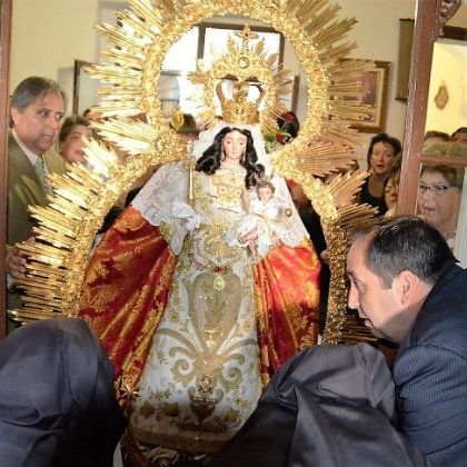 Traslado de Nuestra Señora de Montemayor a las Hermanas de la Cruz