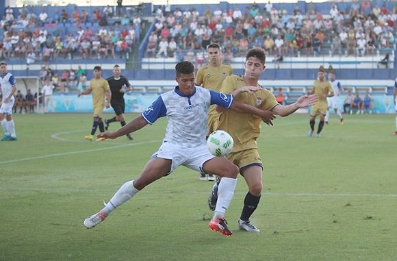 Un Decano sin suerte cae en su estreno liguero (3-1)