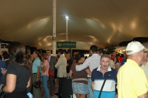Una exposición de coches y atracciones para los más pequeños, protagonistas del fin de semana