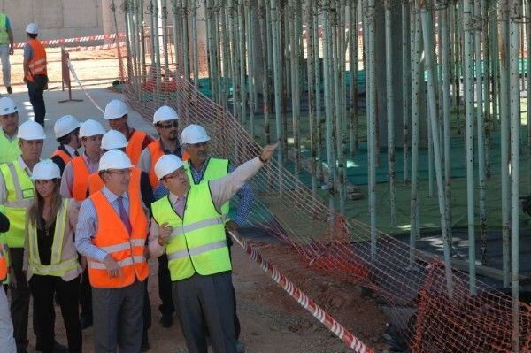 Pedro Rodríguez señala que las obras del nuevo centro de Carrefour 'crearán 3.100 empleos'