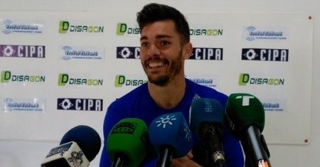 Cristian Fernández rescinde su contrato con el Decano y ficha por el Lleida