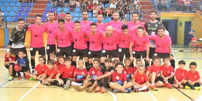 El Jaén Paraíso Interior se lleva el Trofeo de Feria de La Palma en un partido que se decidió al final (1-3)